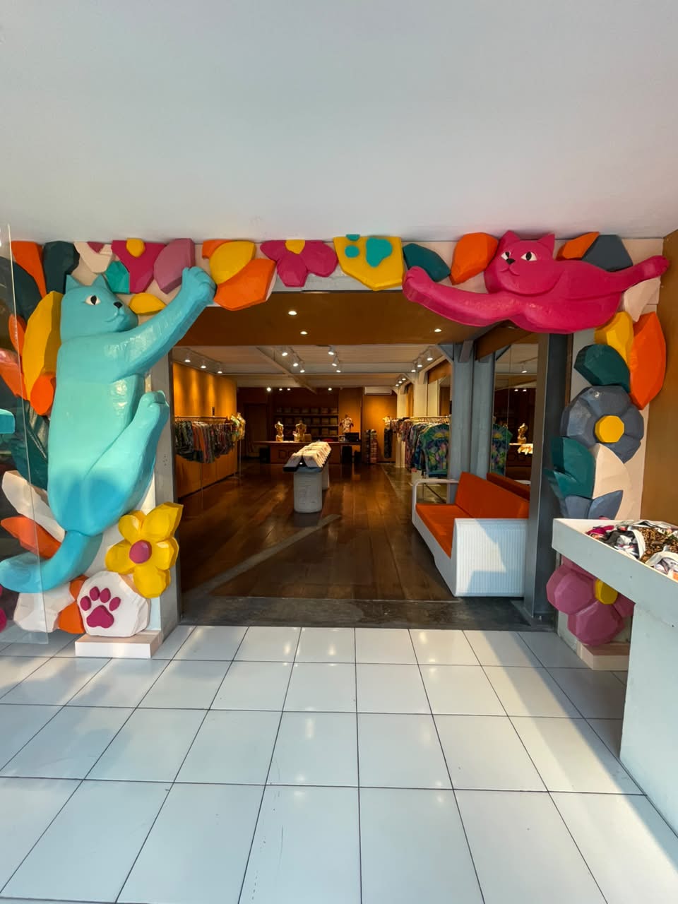 Entrance Cats